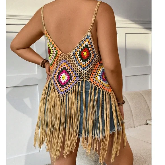 Plus Multicolor Floral Semi Sheer Crochet Fringe Hem Tank Top - Picture 3 of 5